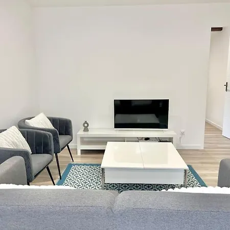 Apartment T3 Spacieux Refait A Neuf