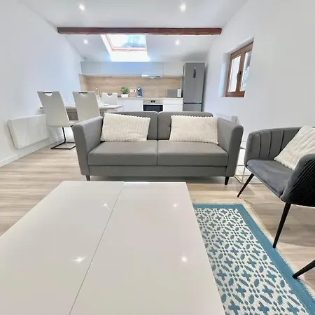 Apartment T3 Spacieux Refait A Neuf
